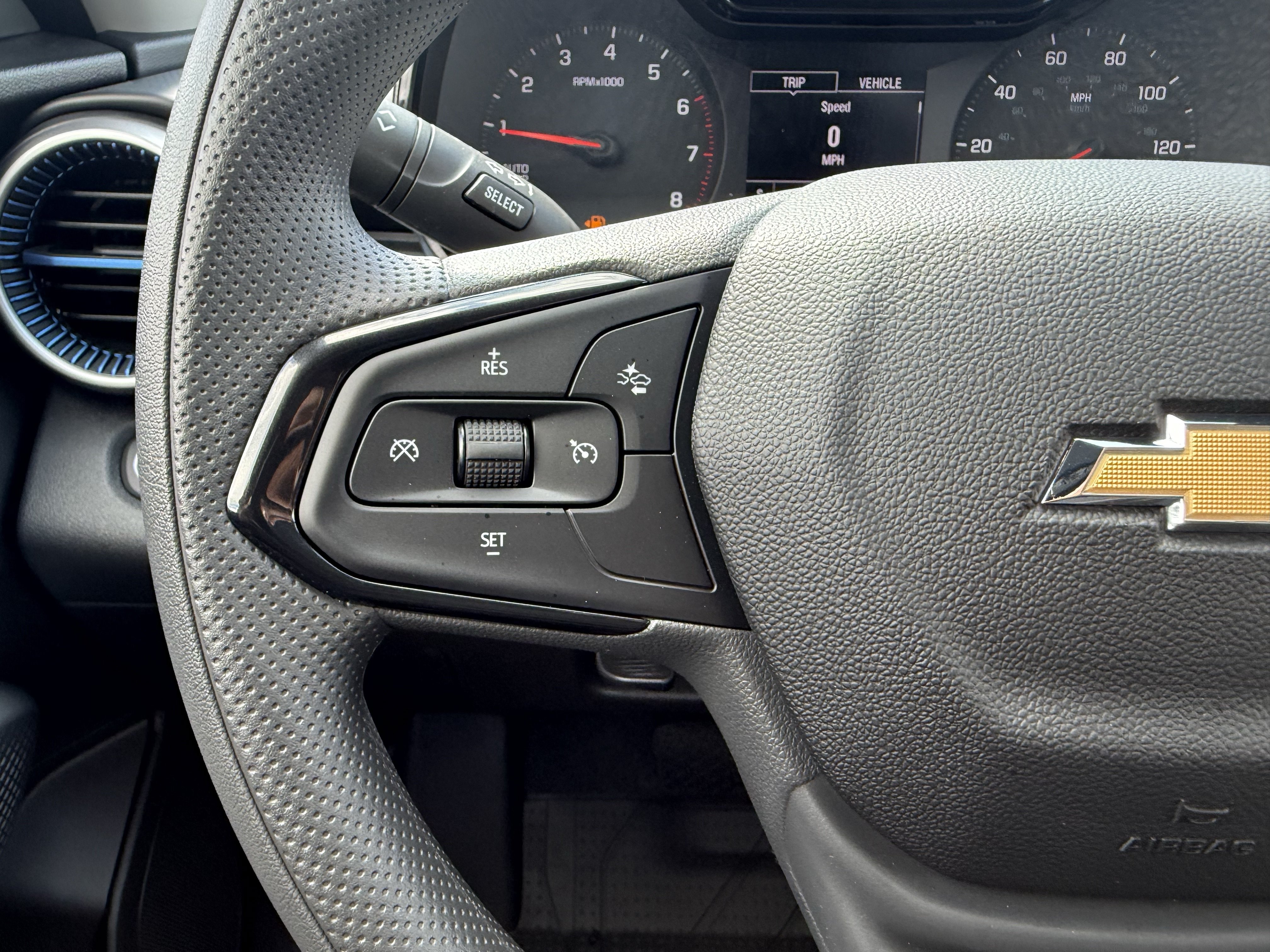 New 2026 Chevrolet Trax LS w/ LS Convenience Package FWD image 17