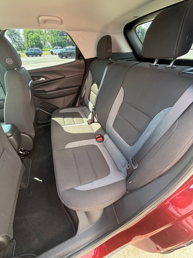 Used 2022 Chevrolet TrailBlazer LT w/ Convenience Package FWD image 11