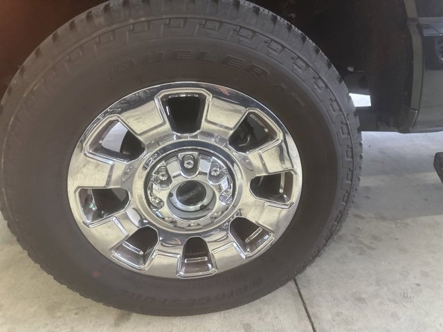 Used 2025 Ford F250 Lariat w/ Chrome Package image 3