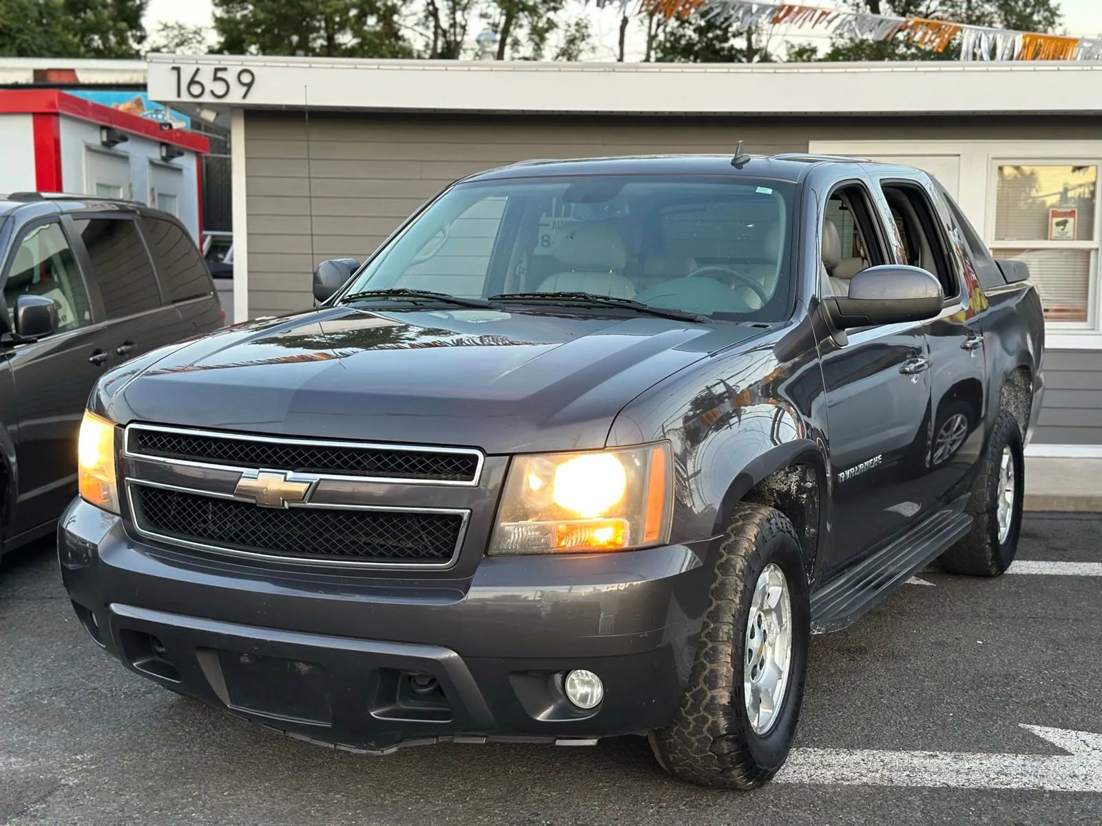 Used 2010 Chevrolet Avalanche LT w/ Luxury Package