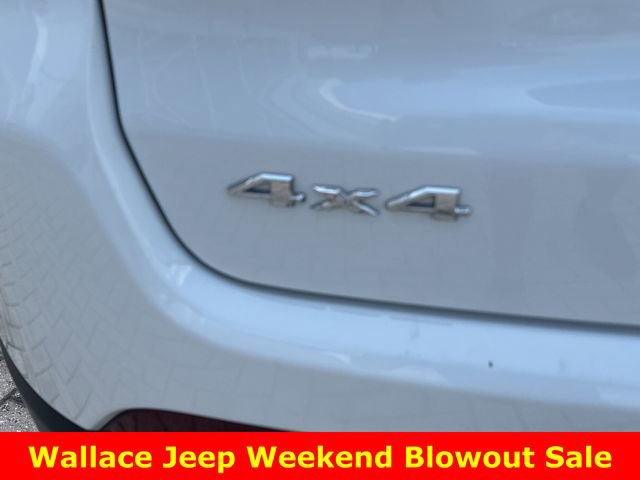 Used 2025 Jeep Compass Latitude w/ Sun & Sound Group image 9