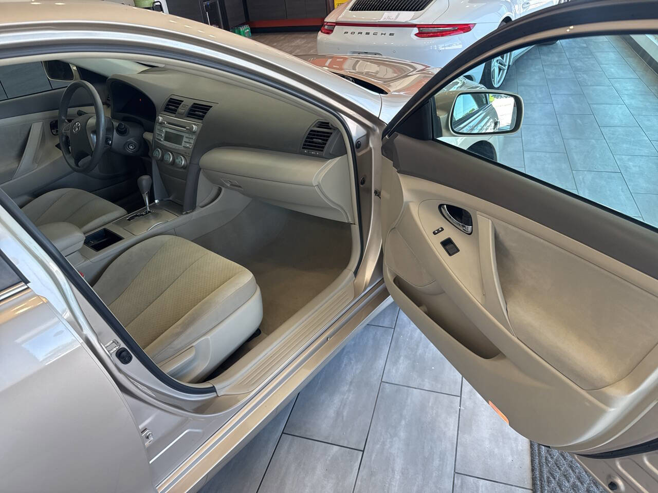 Used 2009 Toyota Camry XLE FWD image 15