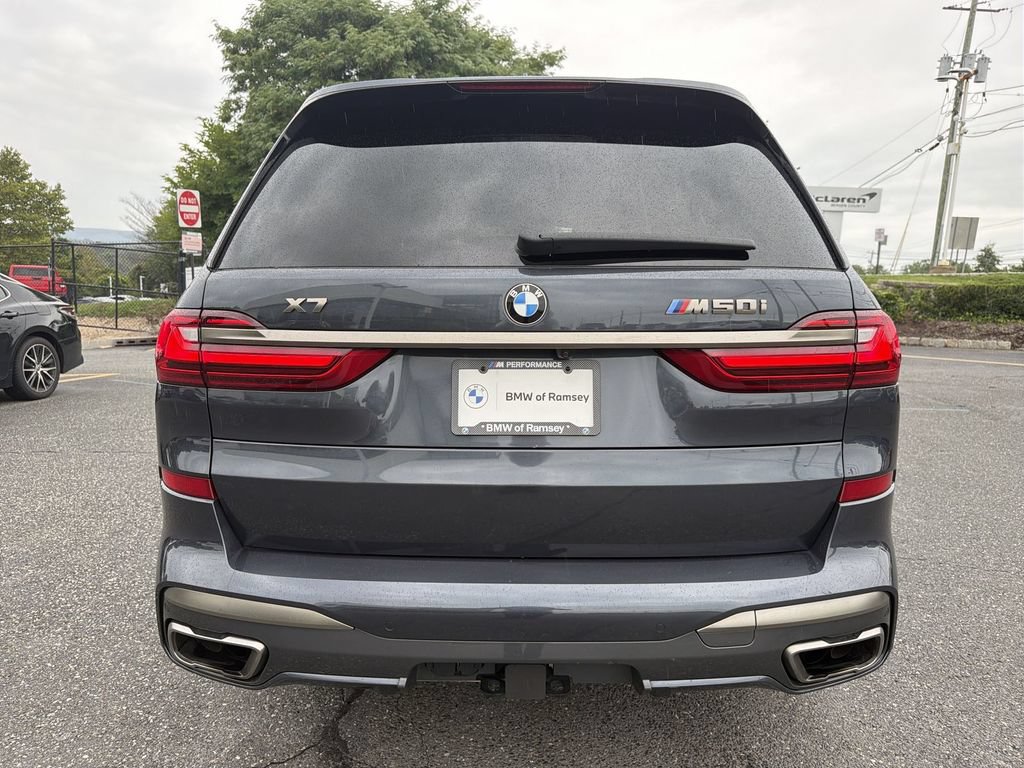 Used 2021 BMW X7 M50i w/ Dynamic Handling Package AWD/4WD image 13