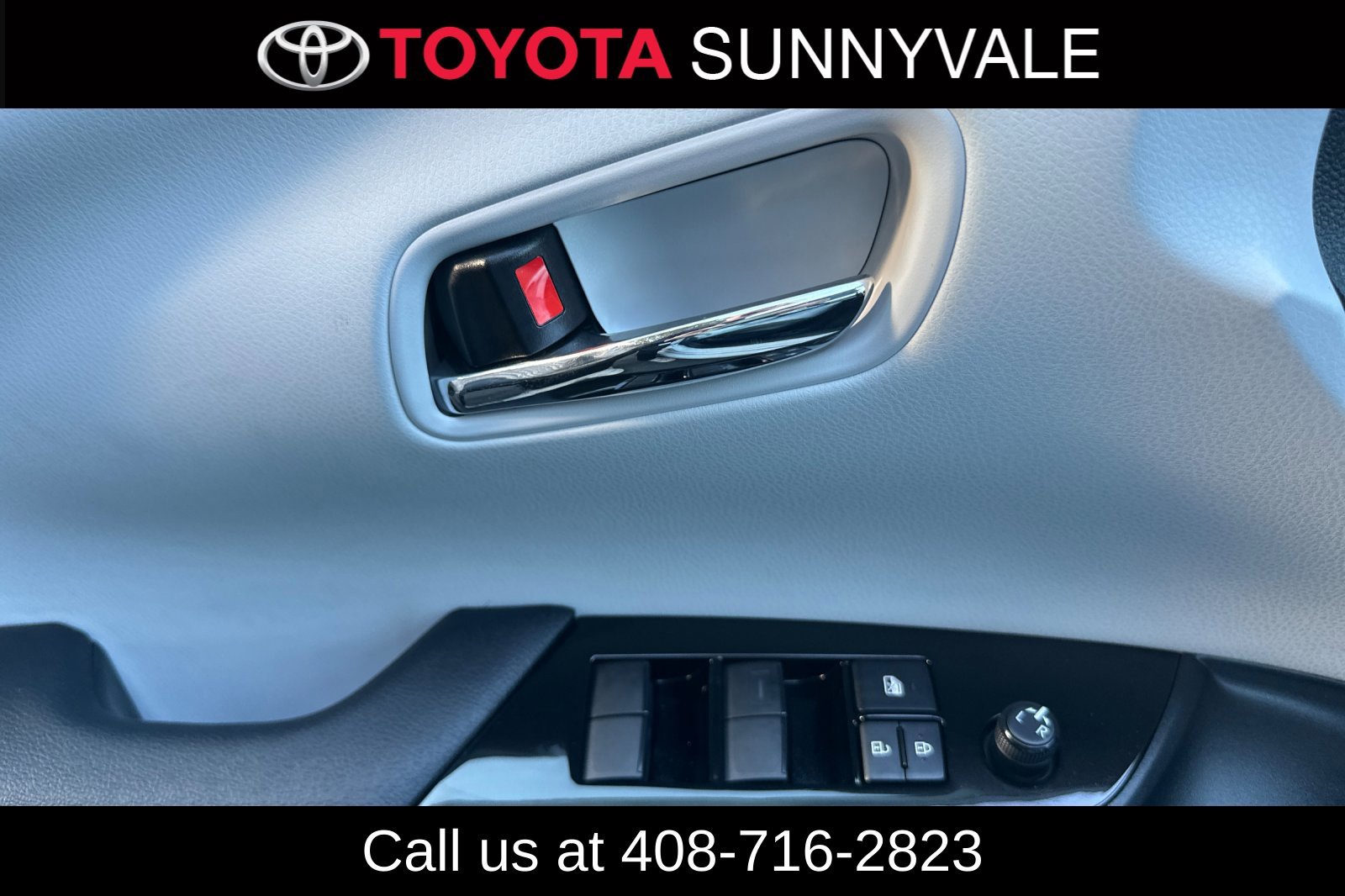 Used 2021 Toyota Prius Prime XLE FWD image 12