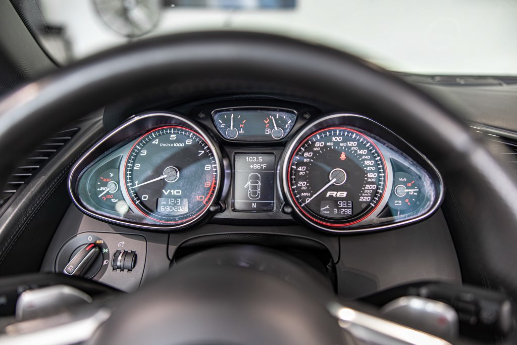 Used 2012 Audi R8 V10 AWD/4WD image 23