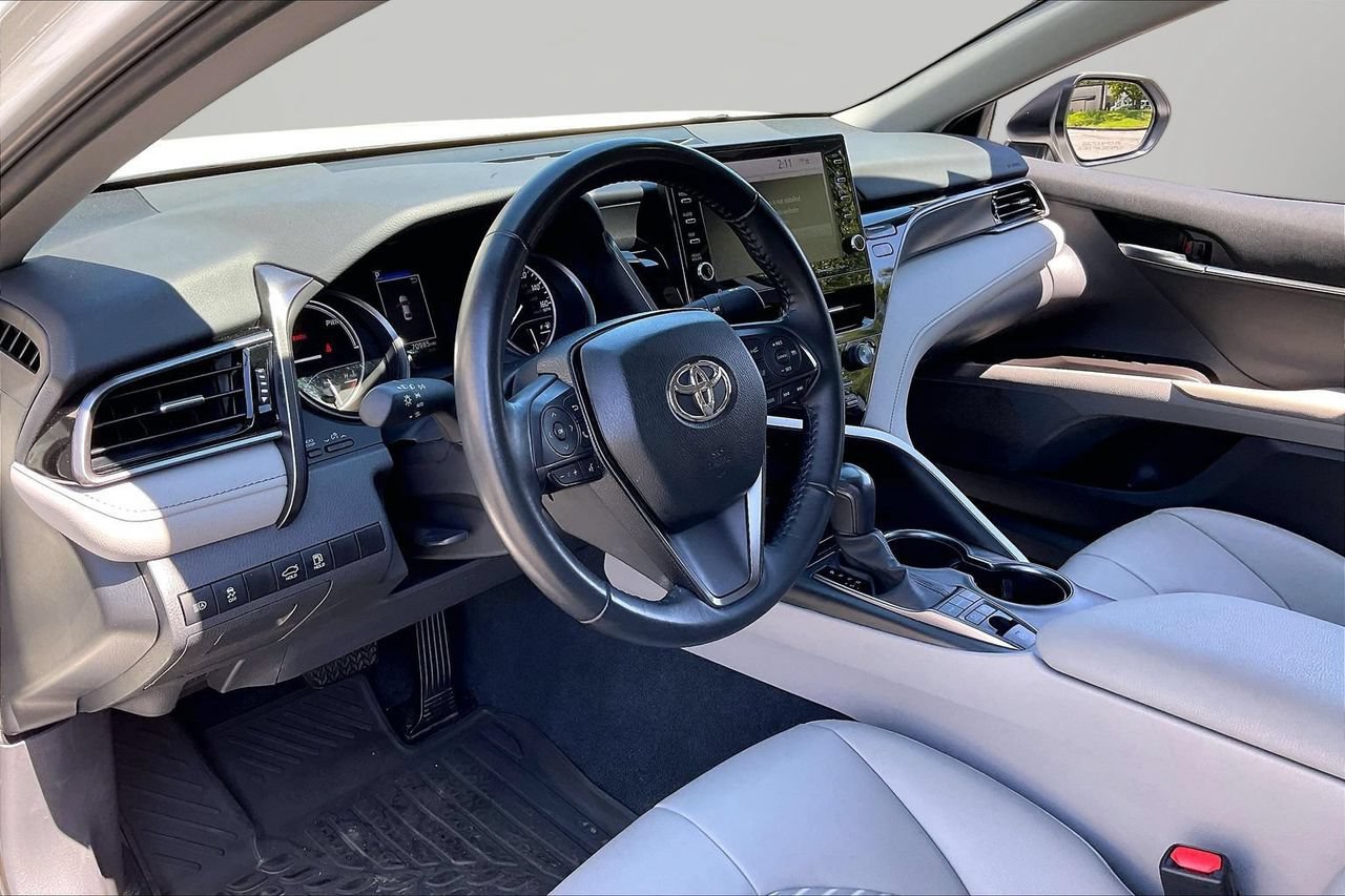 Used 2024 Toyota Camry SE w/ Audio Upgrade Package FWD image 19