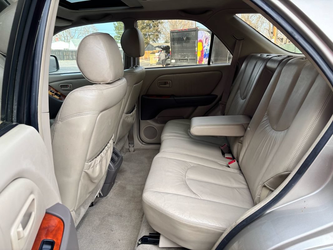 Used 2000 Lexus RX 300 FWD image 16