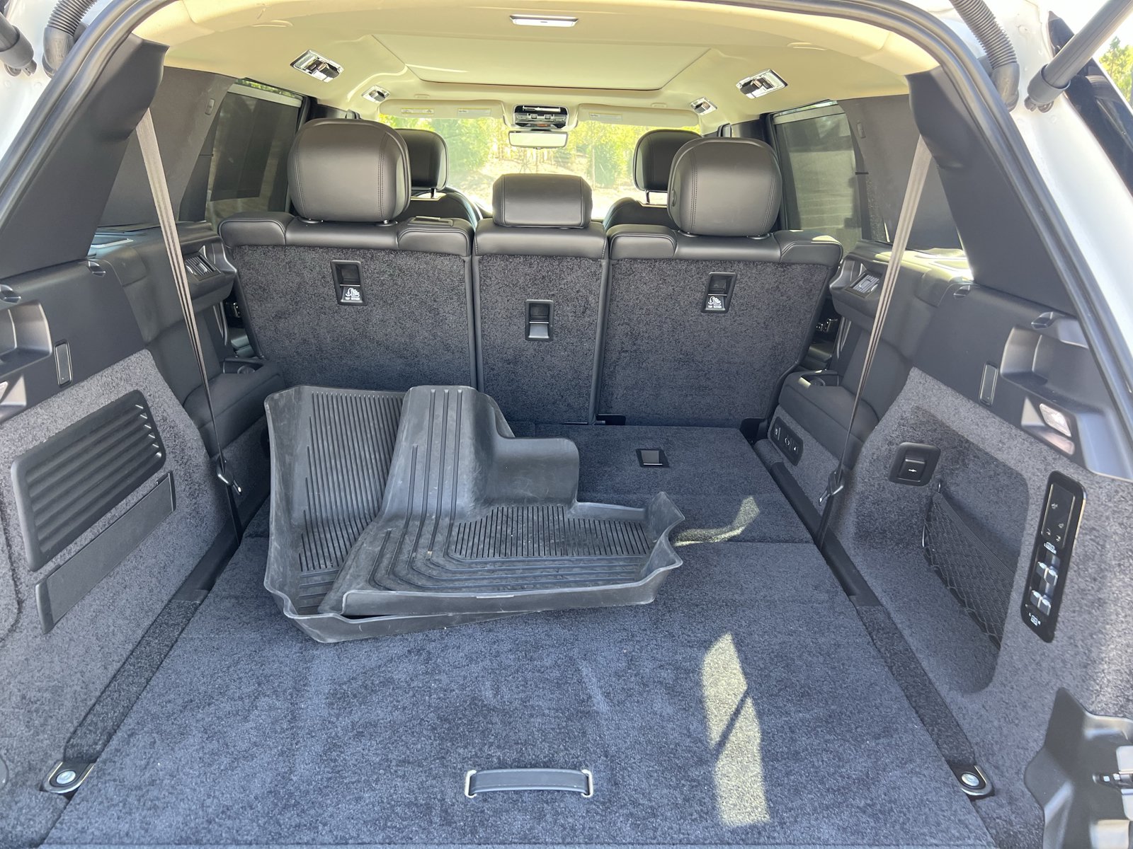 Used 2024 Land Rover Range Rover Long Wheelbase SE AWD/4WD image 33