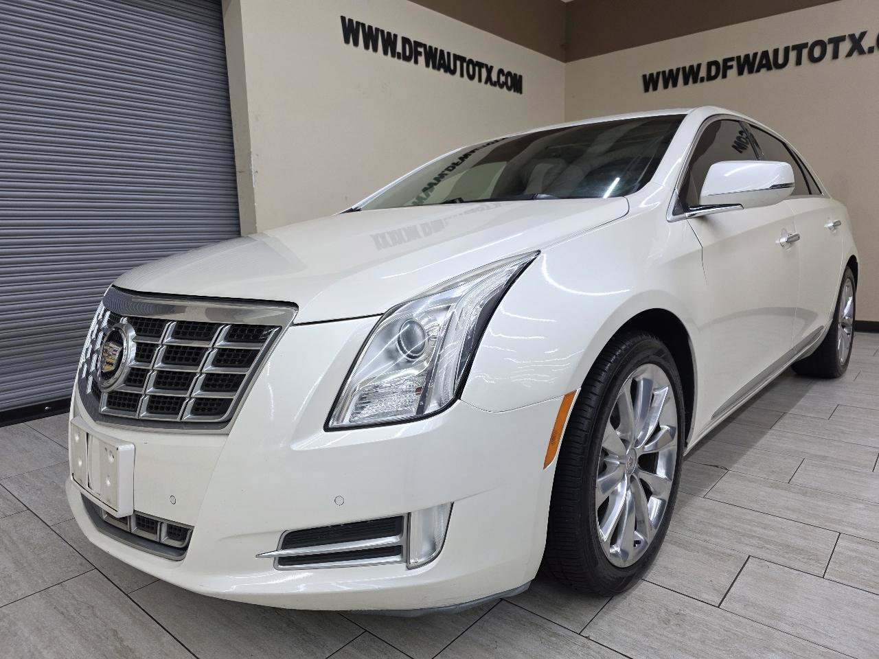 Used 2013 Cadillac XTS Luxury FWD image 3