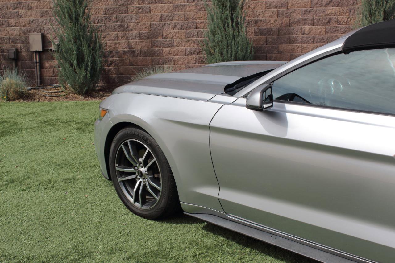 Used 2017 Ford Mustang Premium image 33