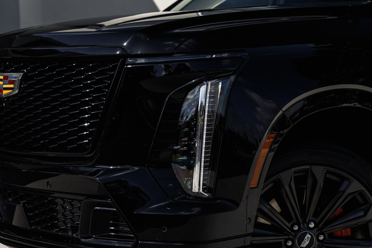 Used 2025 Cadillac Escalade ESV V image 12