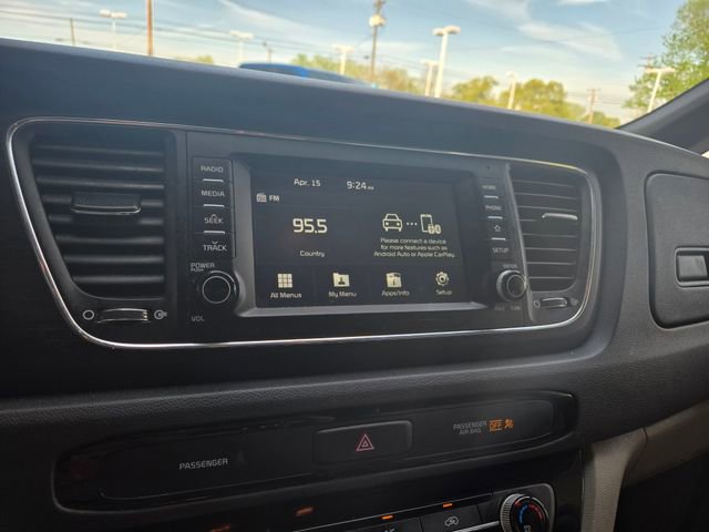 Used 2021 Kia Sedona LX image 5