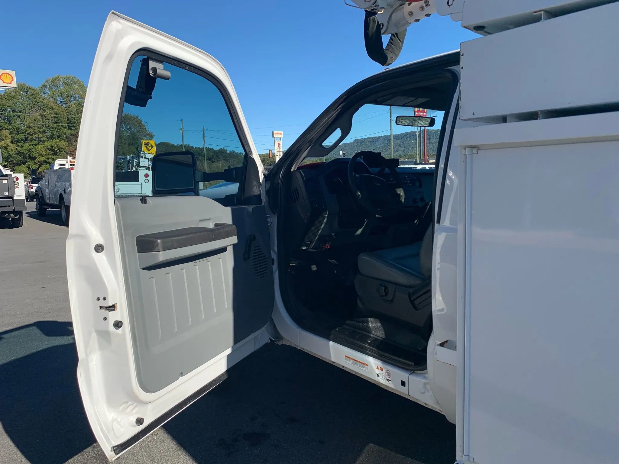 Used 2012 Ford F550 2WD Regular Cab Super Duty w/ XL Value Pkg image 7