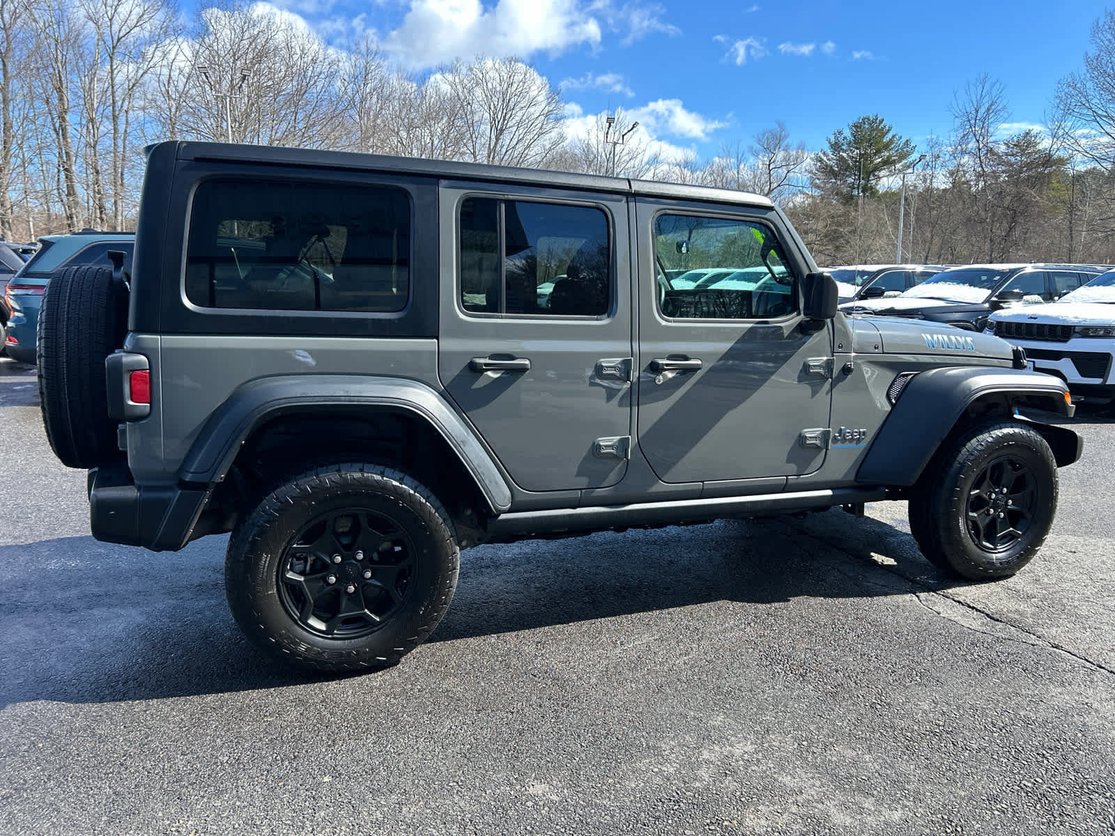 Used 2023 Jeep Wrangler Unlimited w/ Cold Weather Group image 4
