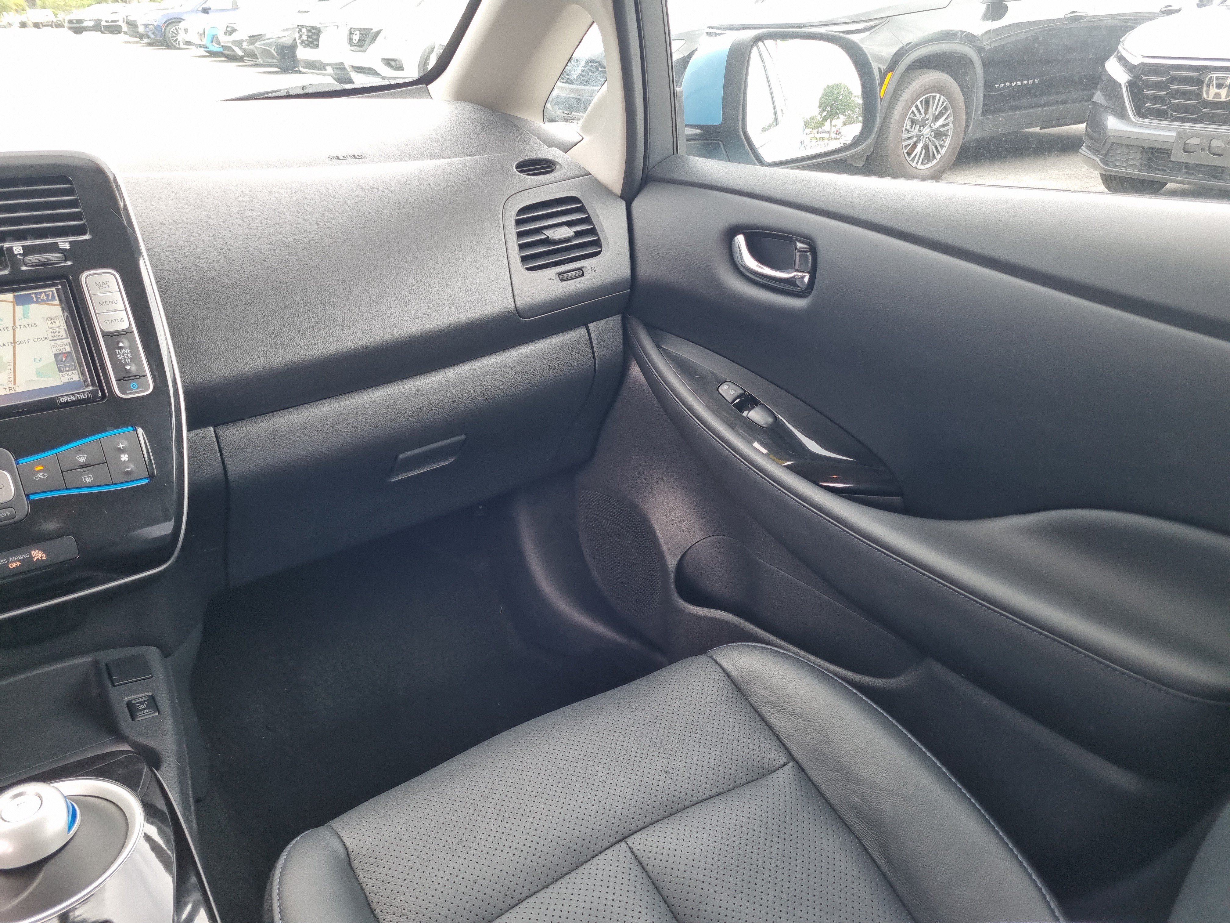 Used 2015 Nissan Leaf SL FWD image 19