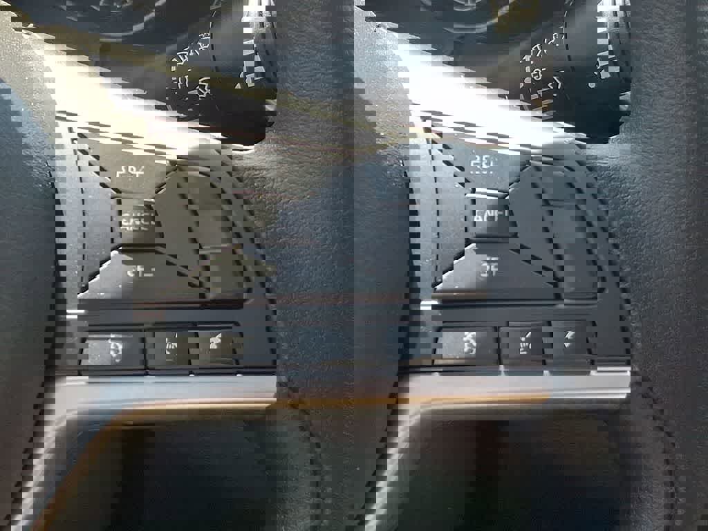 Used 2025 Nissan Altima 2.5 SV image 19