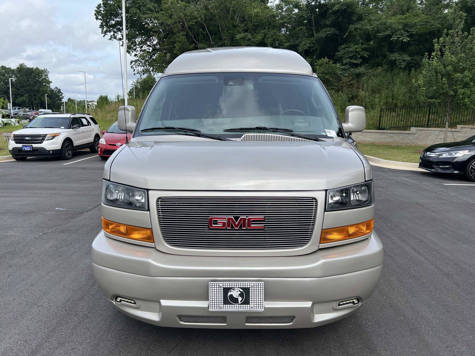 Used 2024 GMC Savana 2500 RWD video 2