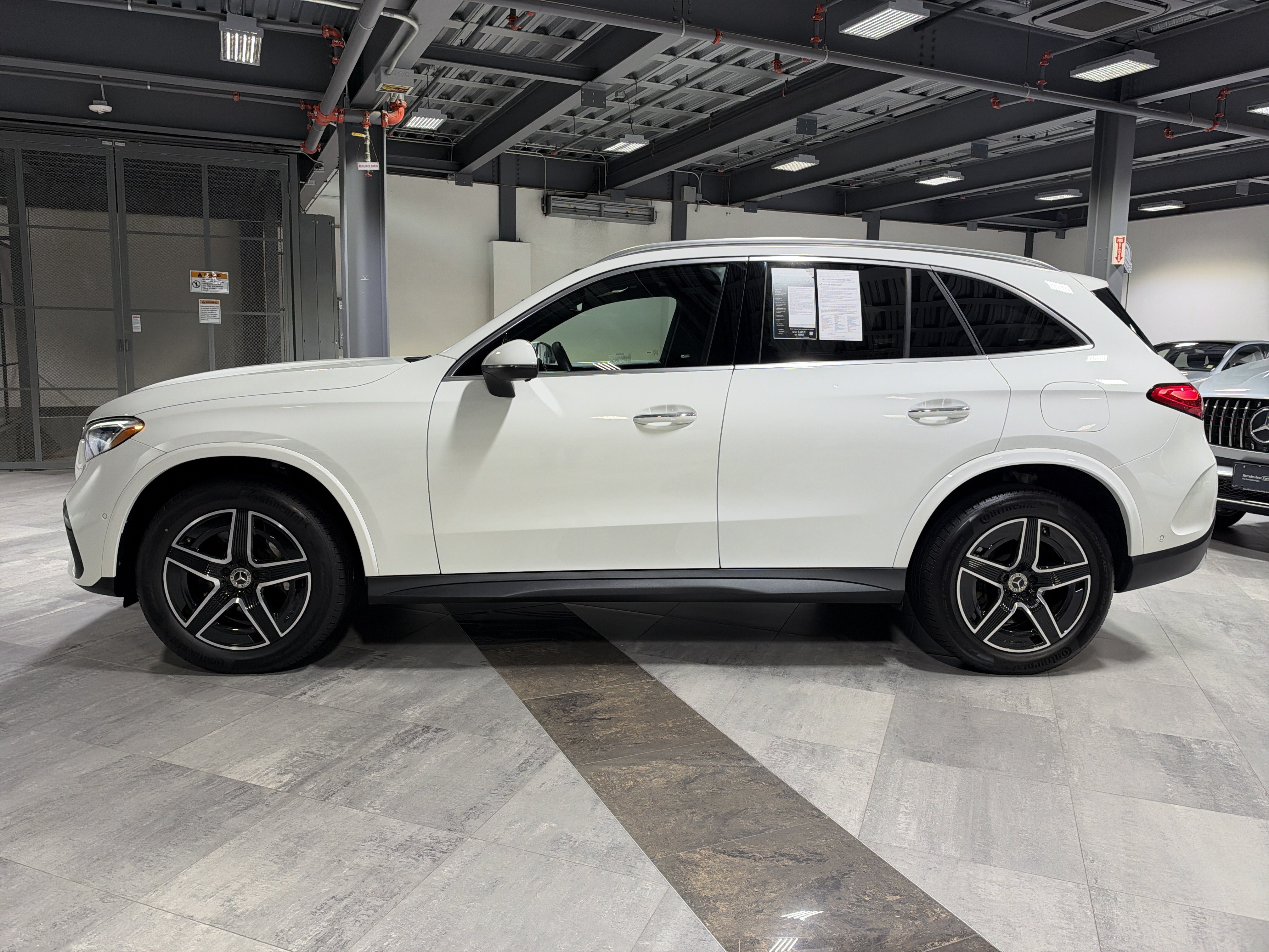 Certified 2025 Mercedes-Benz GLC 350e 4MATIC image 2
