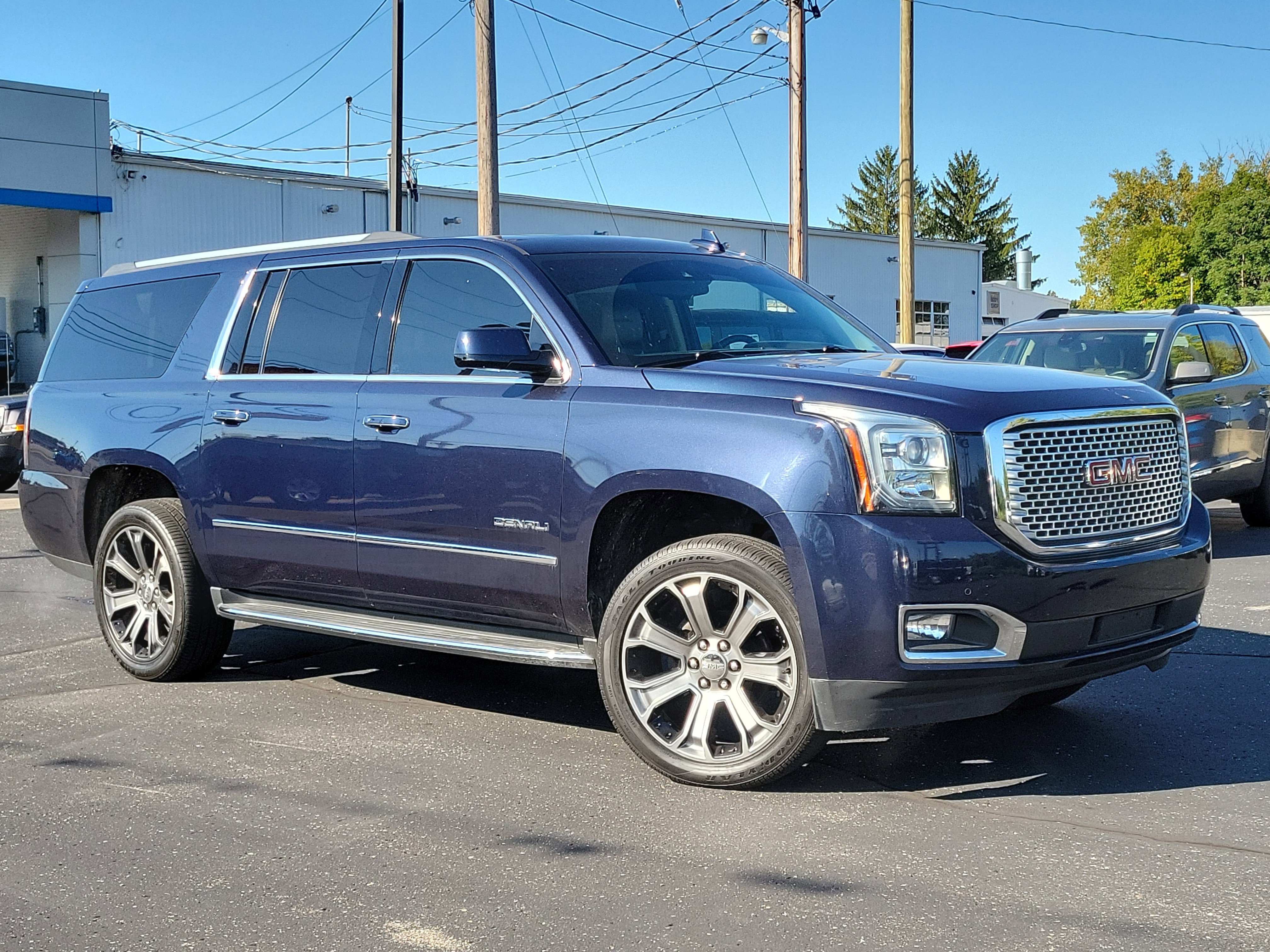 Used 2017 GMC Yukon XL Denali w/ Open Road Package image 31