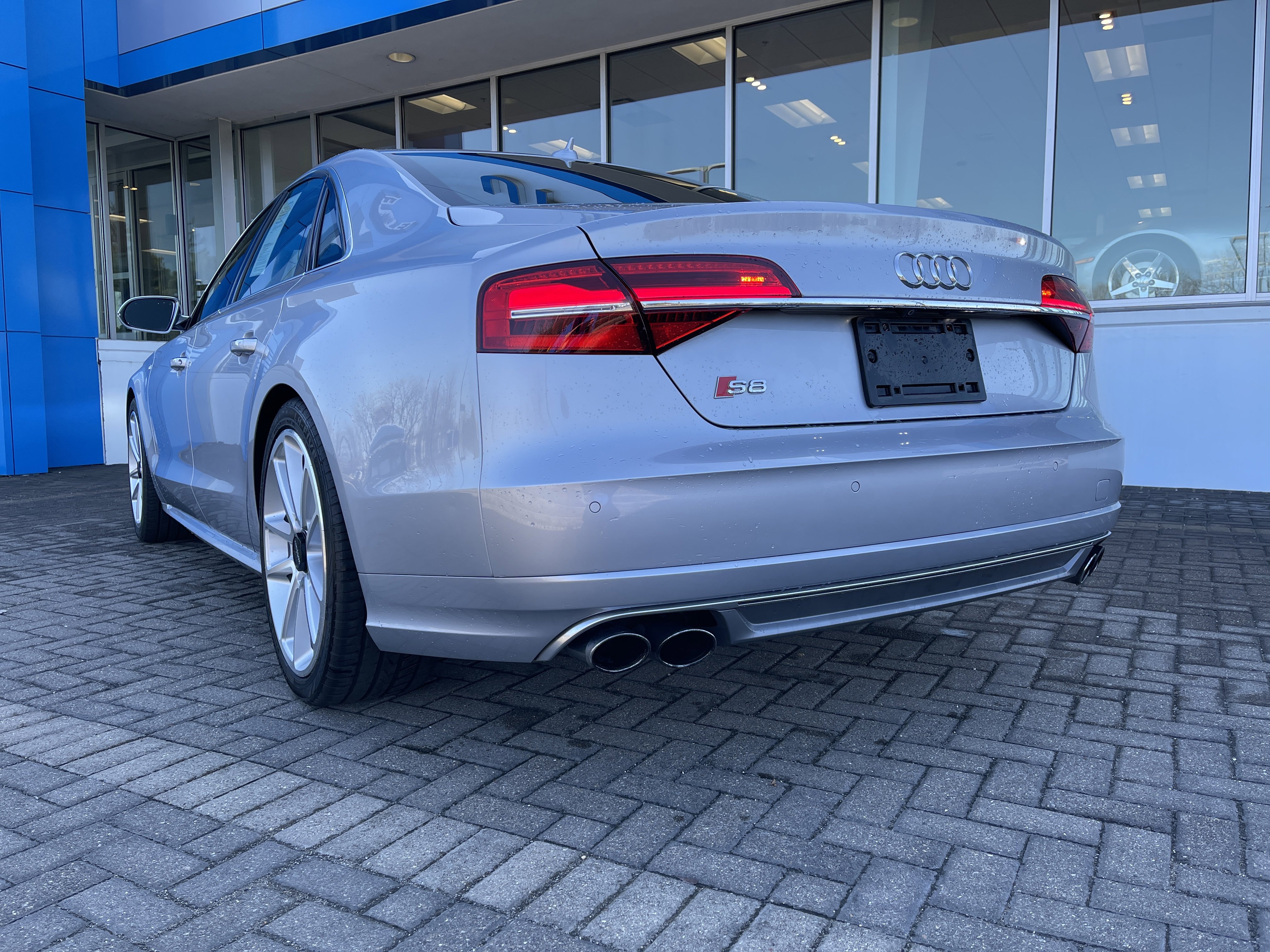 Used 2016 Audi S8 w/ Full Leather Package image 4