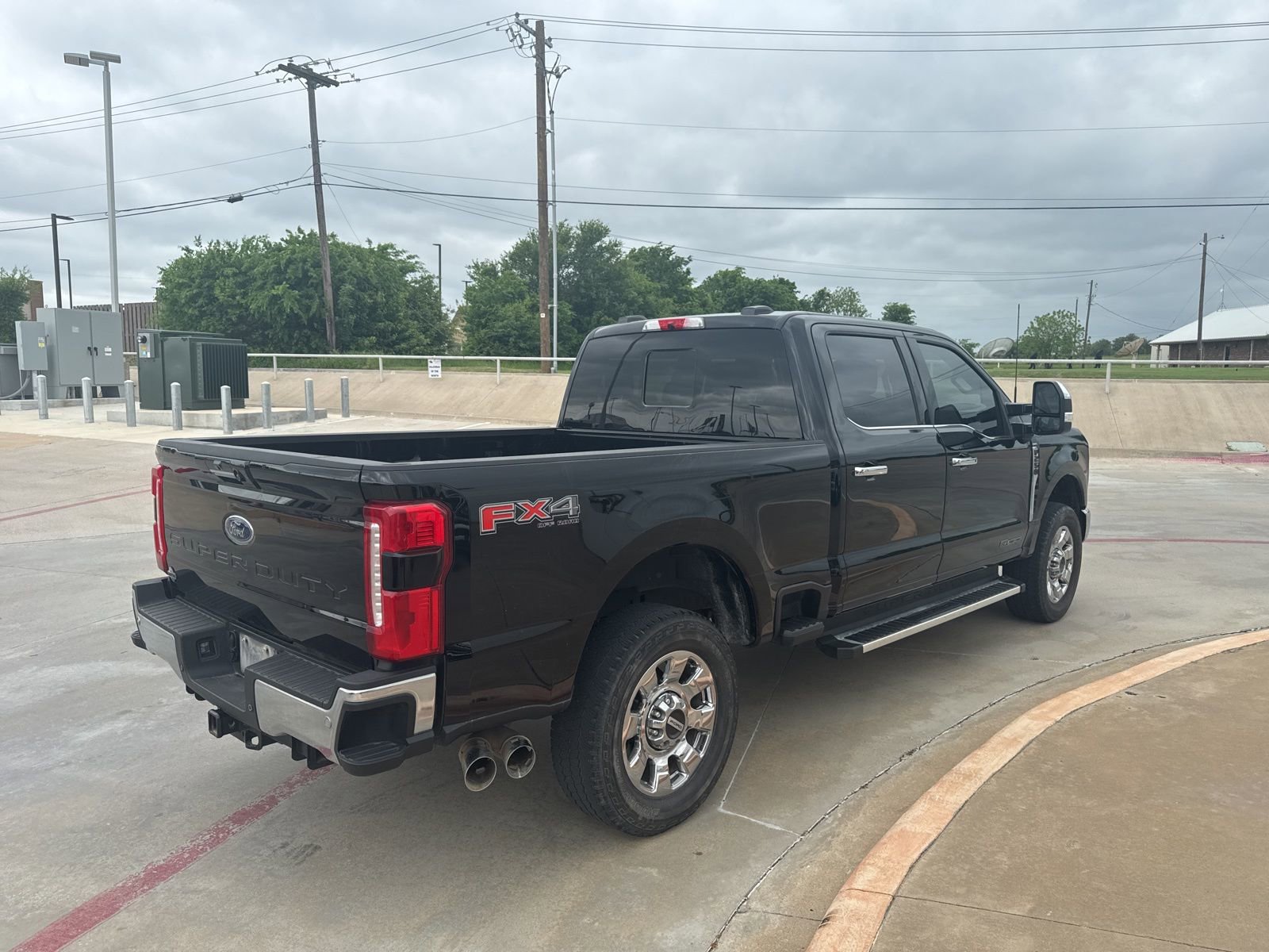 Used 2024 Ford F250 Lariat w/ Chrome Package image 5