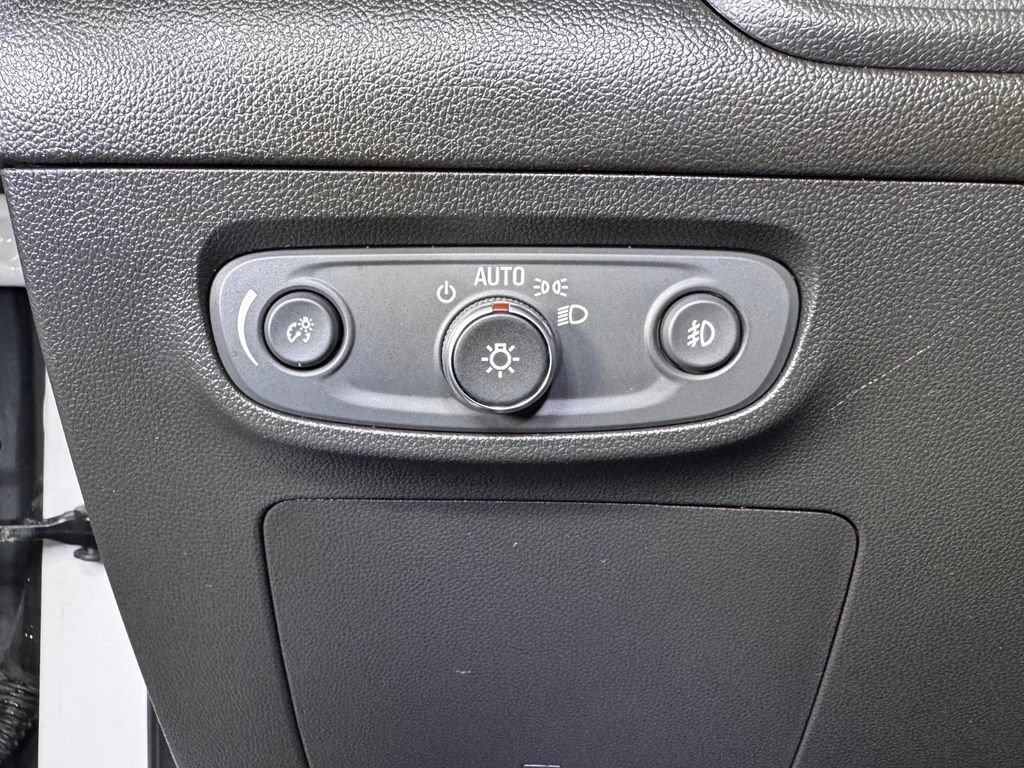 Used 2021 Buick Encore GX Select w/ Advanced Technology Package FWD image 24