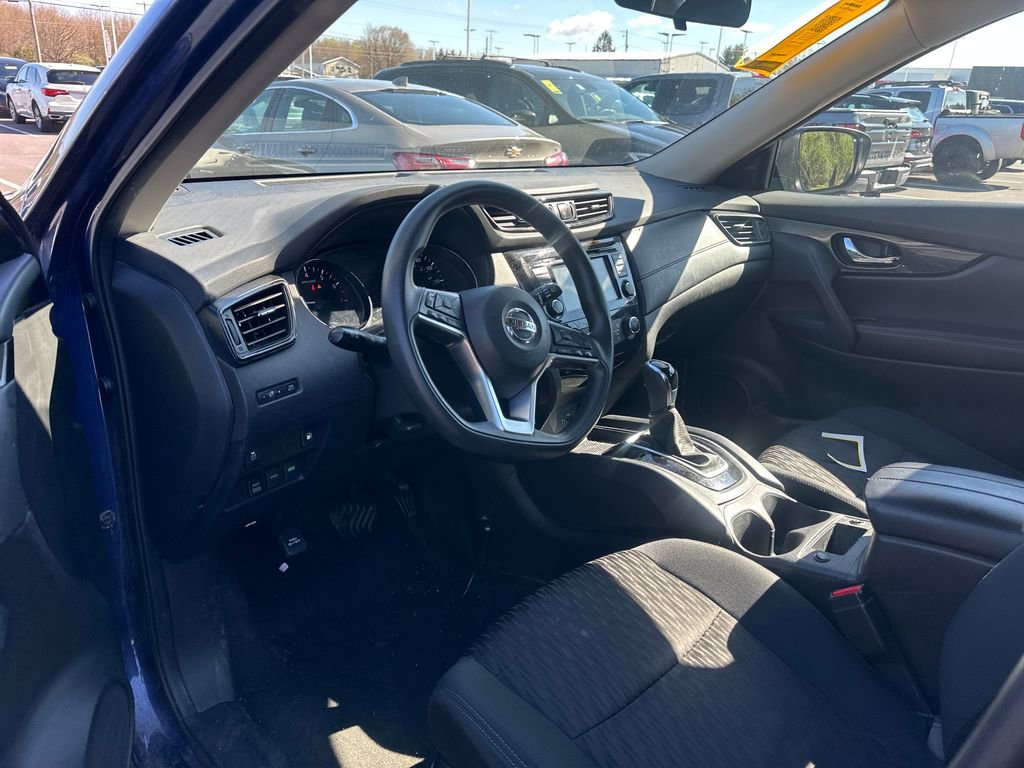 Used 2018 Nissan Rogue S image 9