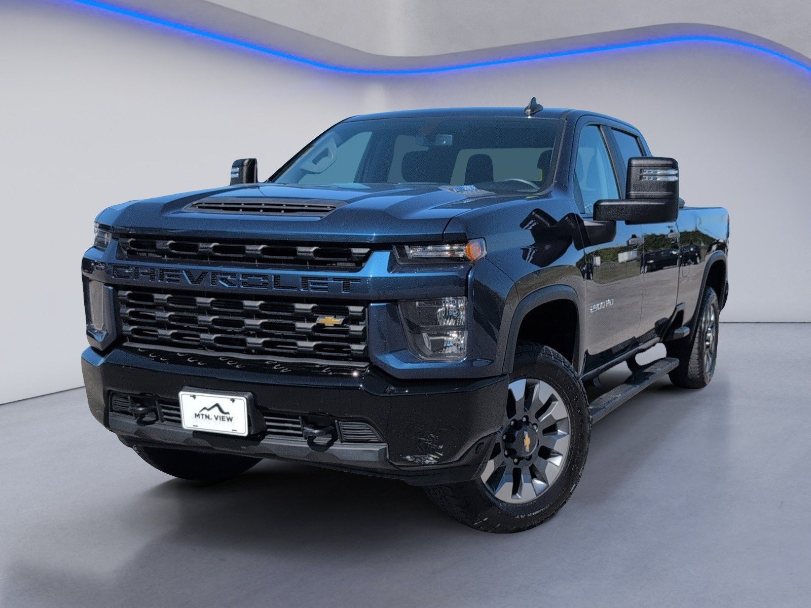 Used 2022 Chevrolet Silverado 2500 Custom w/ Custom Value Package AWD/4WD image 2