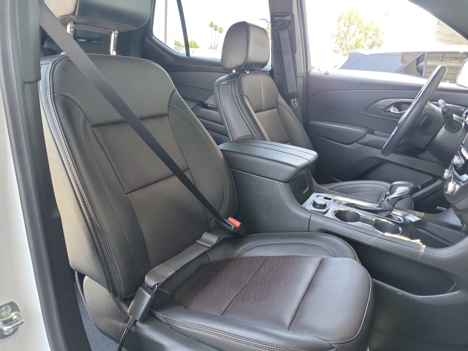 Used 2023 Chevrolet Traverse High Country FWD image 24