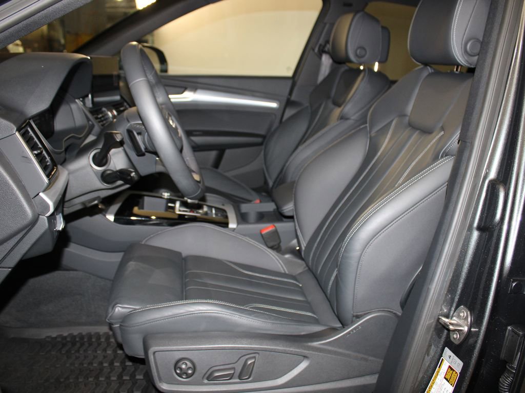 Certified 2025 Audi Q5 2.0T Premium w/ Convenience Plus Package image 7