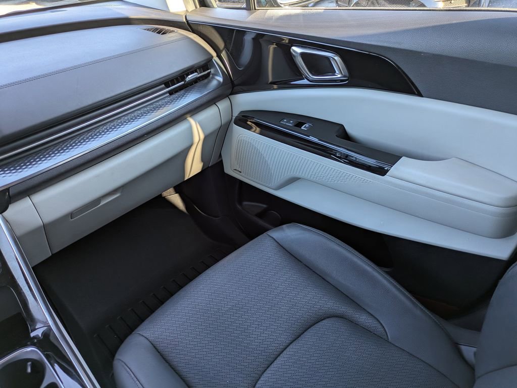 Used 2024 Kia Carnival SX Prestige image 15