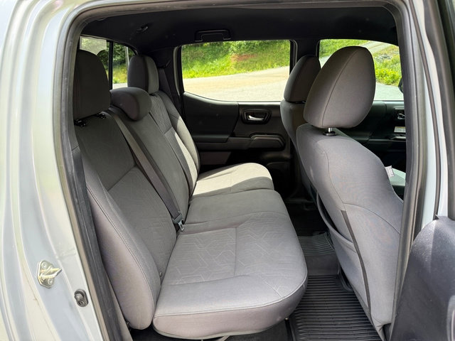 Used 2019 Toyota Tacoma TRD Off-Road AWD/4WD image 15