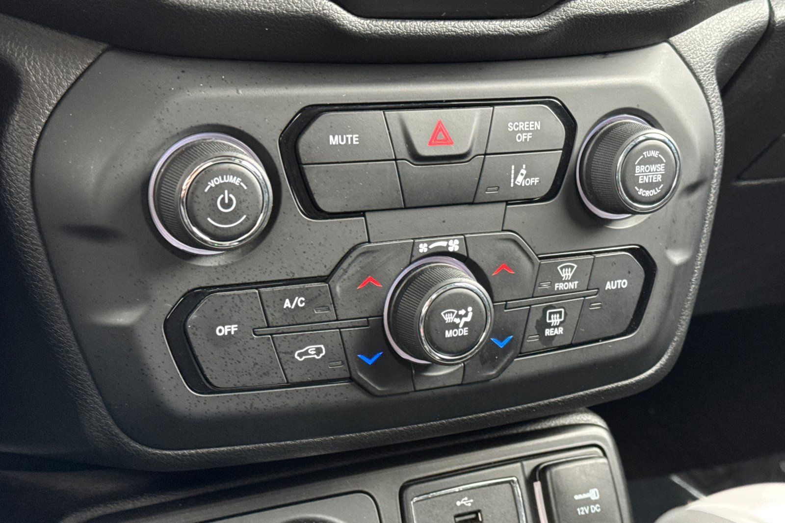 Used 2022 Jeep Renegade Latitude w/ Convenience Group image 24