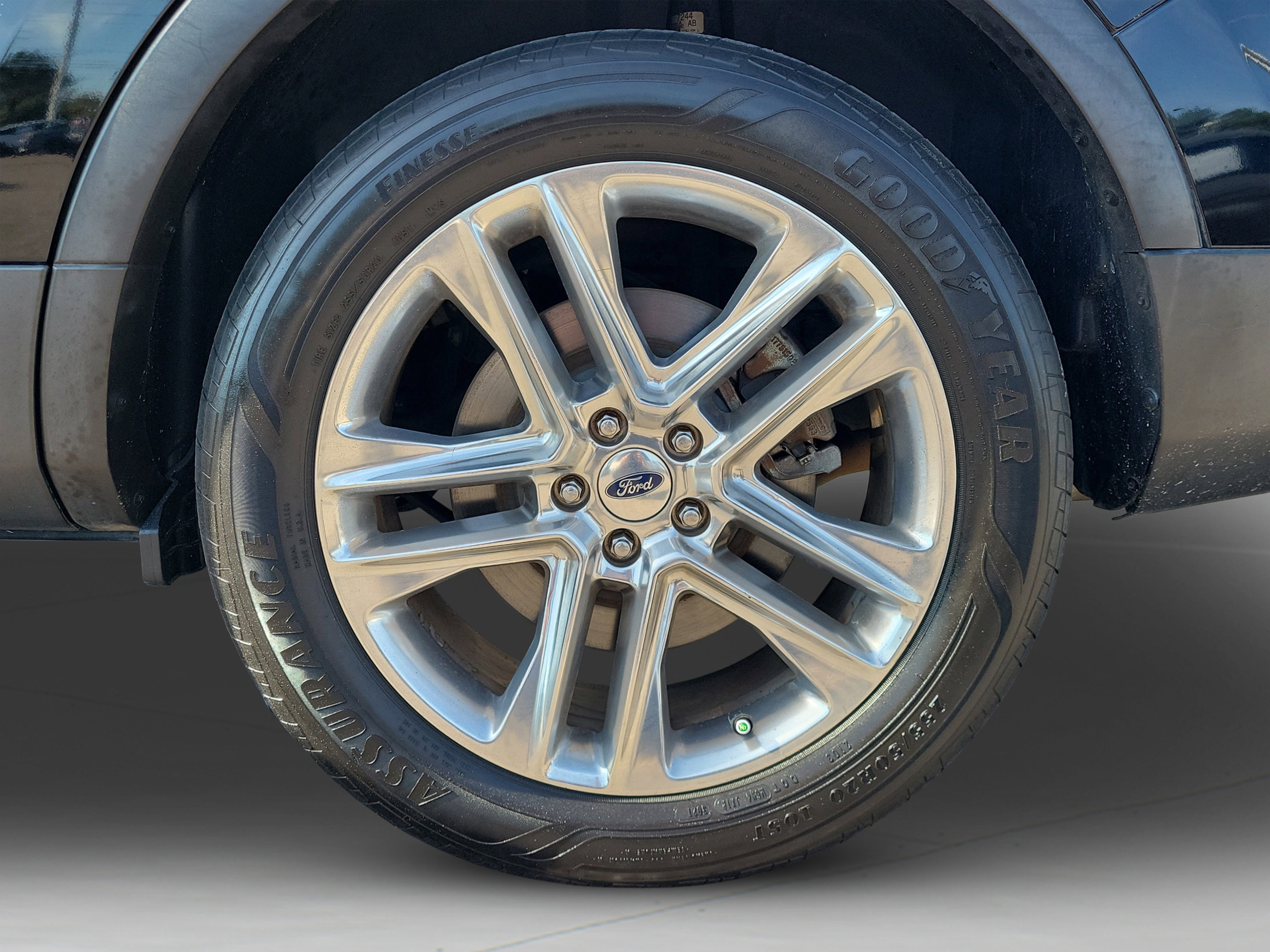 Used 2016 Ford Explorer Limited w/ Equipment Group 301A image 9