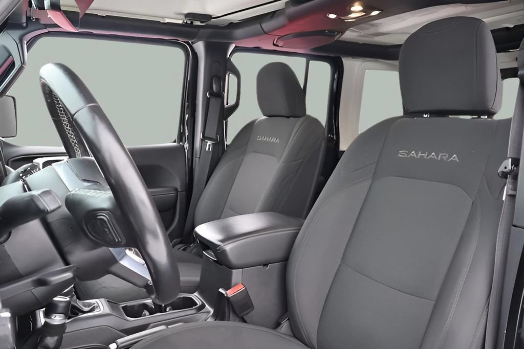 Used 2022 Jeep Wrangler Unlimited Sahara w/ Cold Weather Group AWD/4WD image 12