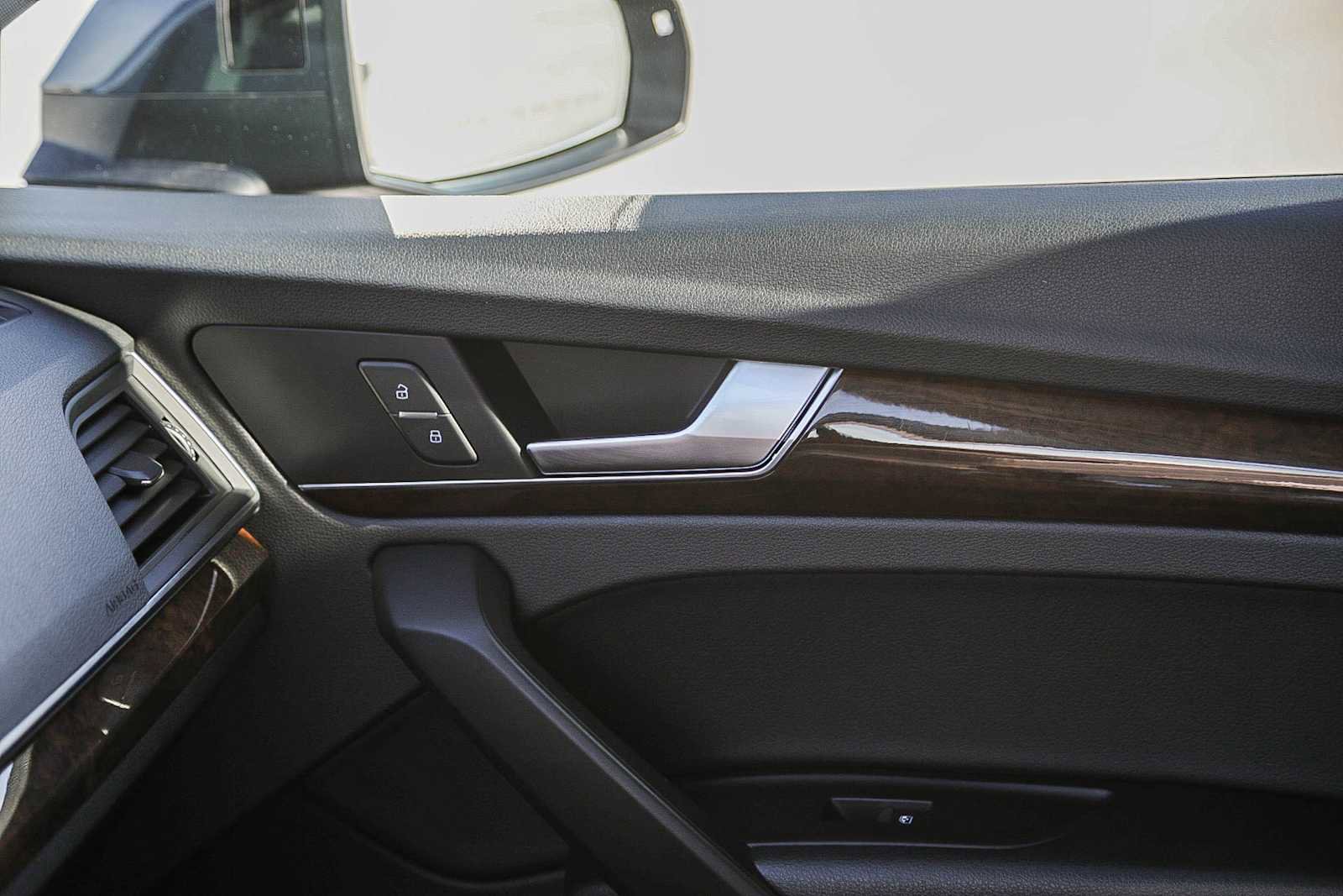 Used 2020 Audi Q5 2.0T Premium w/ Convenience Package image 20