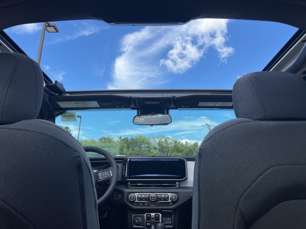 New 2025 Jeep Wrangler Sport S image 34
