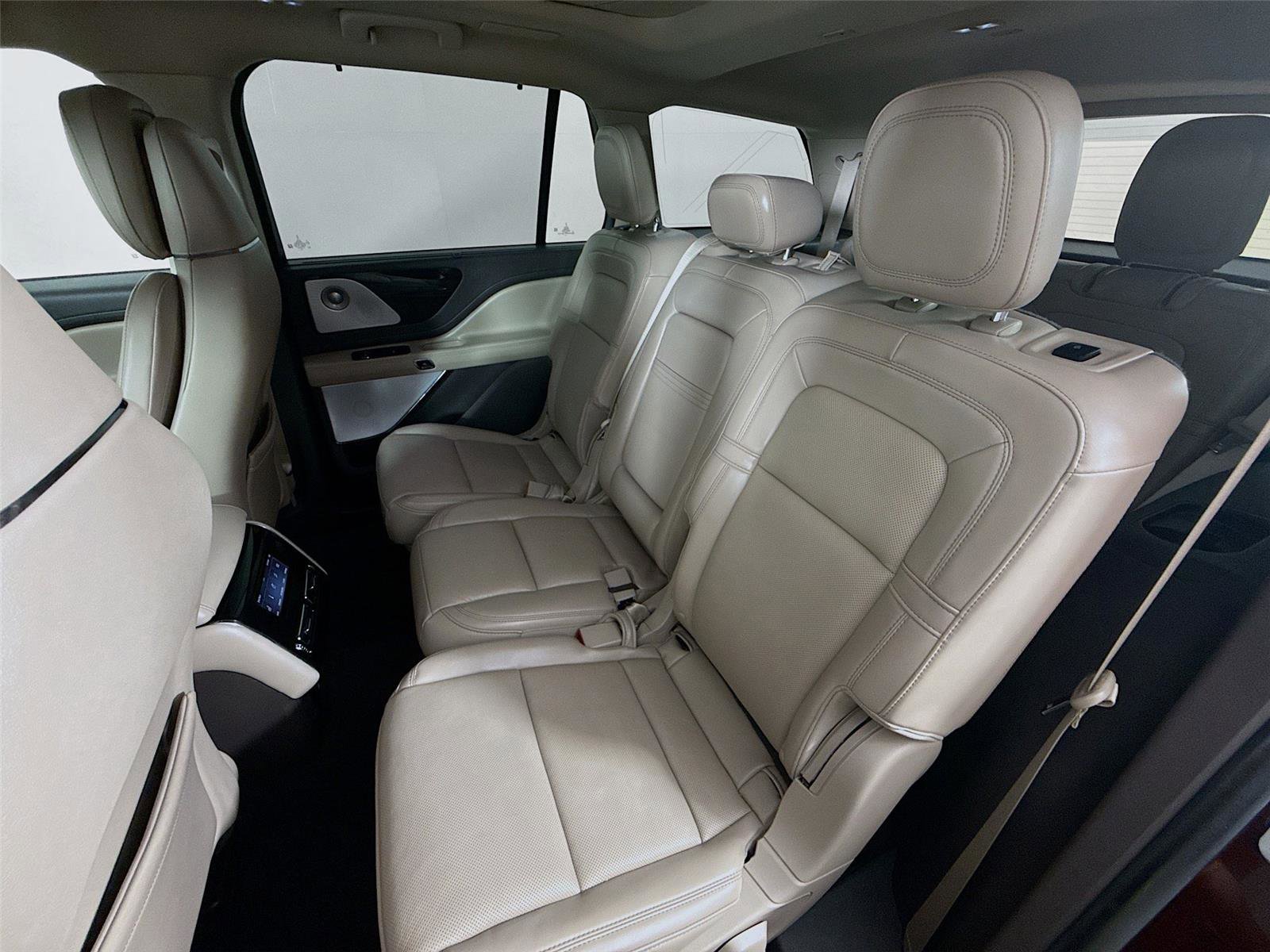 Used 2021 Lincoln Aviator Reserve w/ Equipment Group 202A image 18