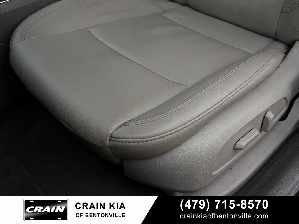 Used 2017 Chevrolet Cruze Premier w/ Enhanced Convenience Package FWD image 23