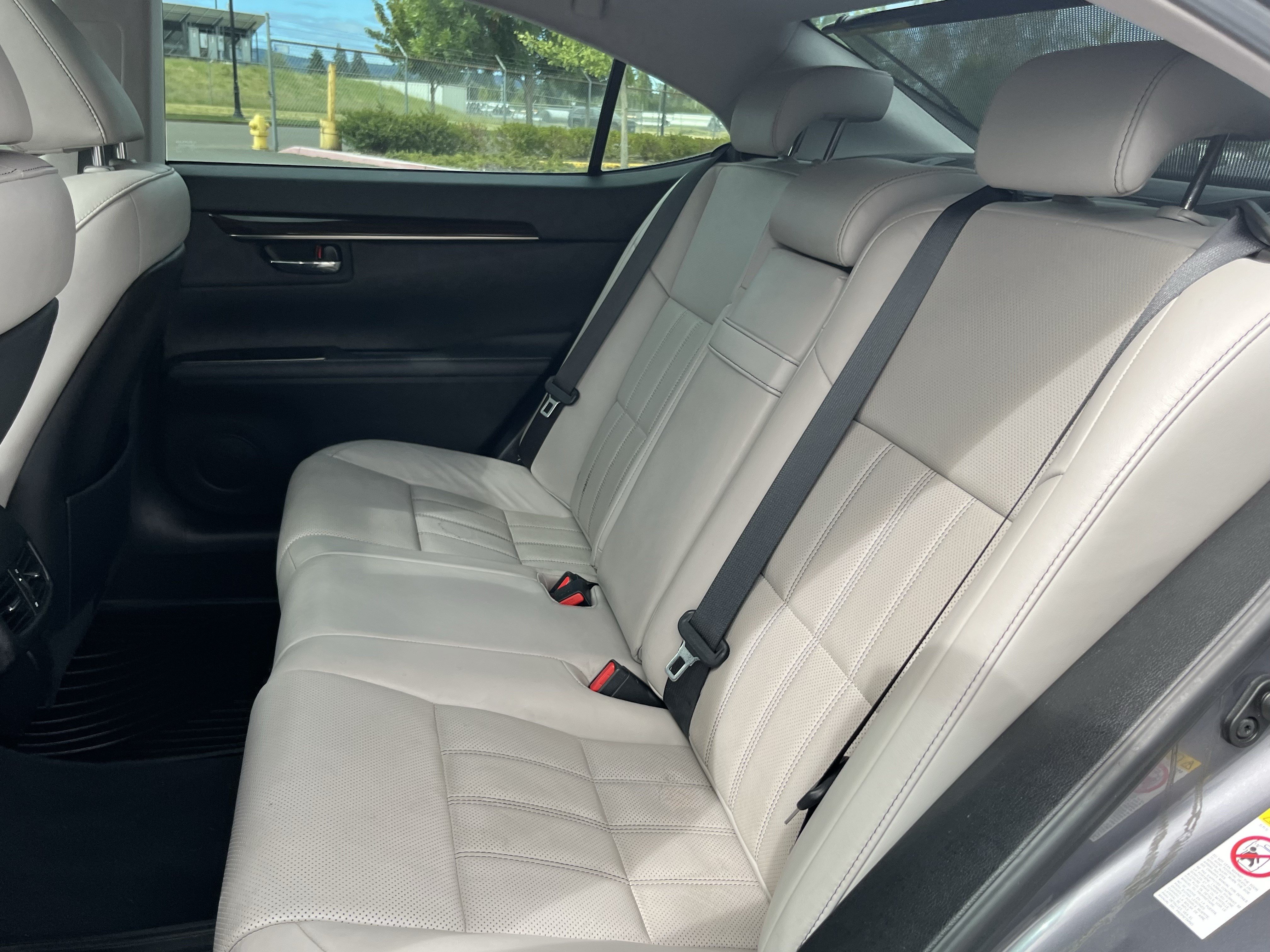 Used 2016 Lexus ES 350 w/ Luxury Package w/Wood Trim FWD image 14