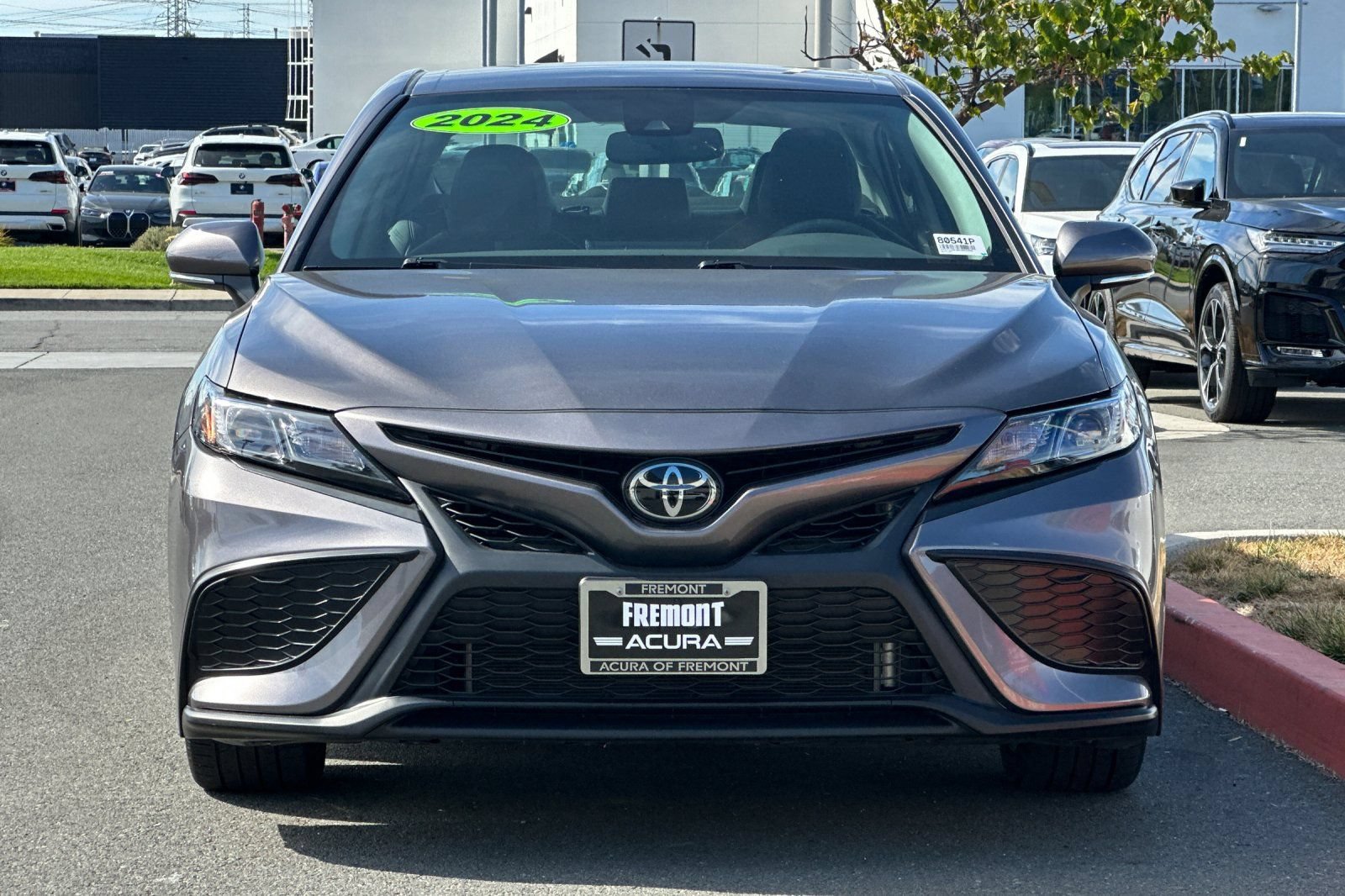 Used 2024 Toyota Camry SE w/ Convenience Package FWD image 9