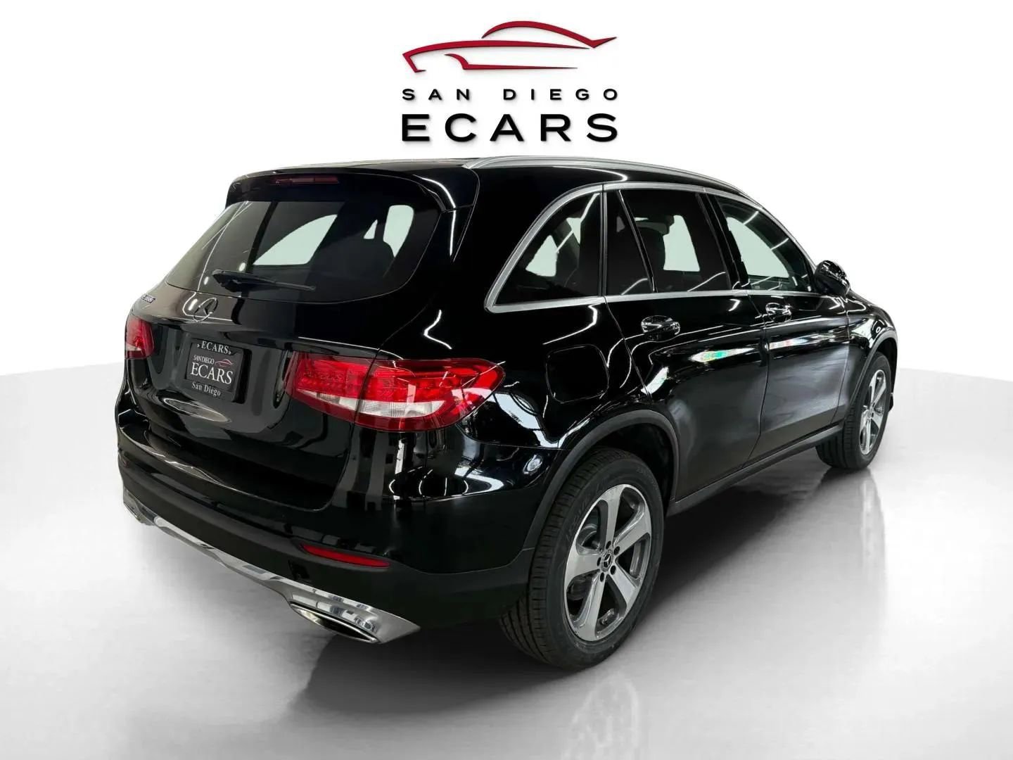 Used 2018 Mercedes-Benz GLC 300 w/ Premium Package image 5