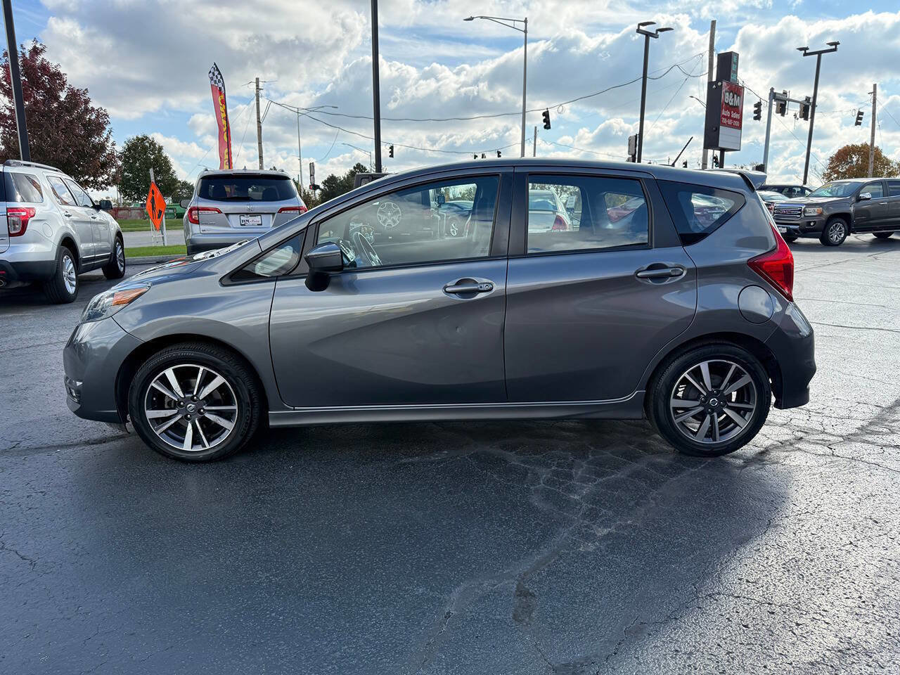 Used 2018 Nissan Versa Note SR image 4