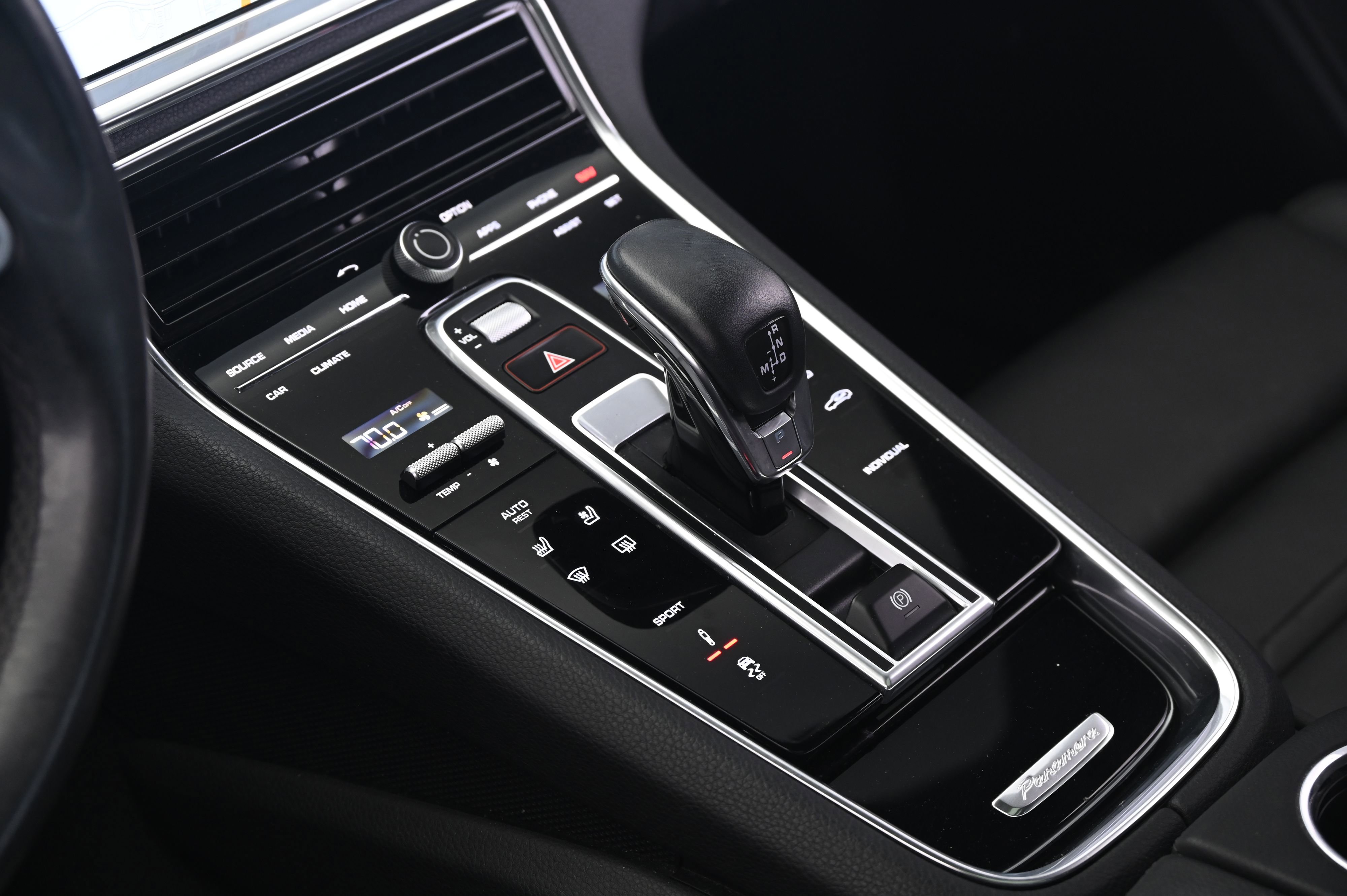 Certified 2020 Porsche Panamera RWD image 34