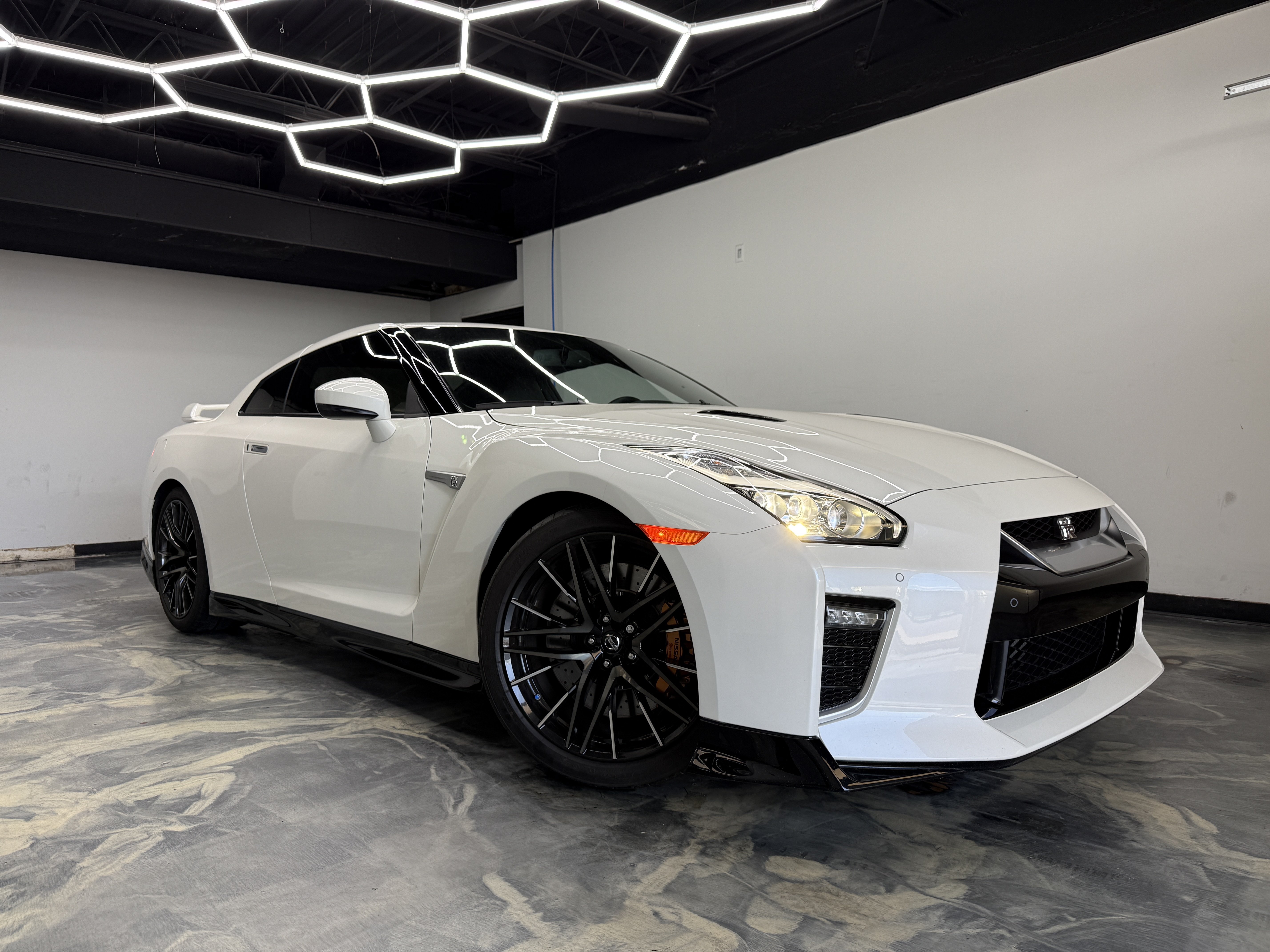 Used 2020 Nissan GT-R Premium AWD/4WD image 6