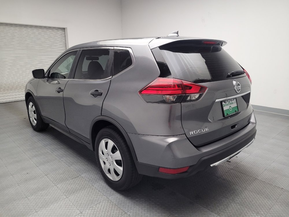 Used 2017 Nissan Rogue S image 5