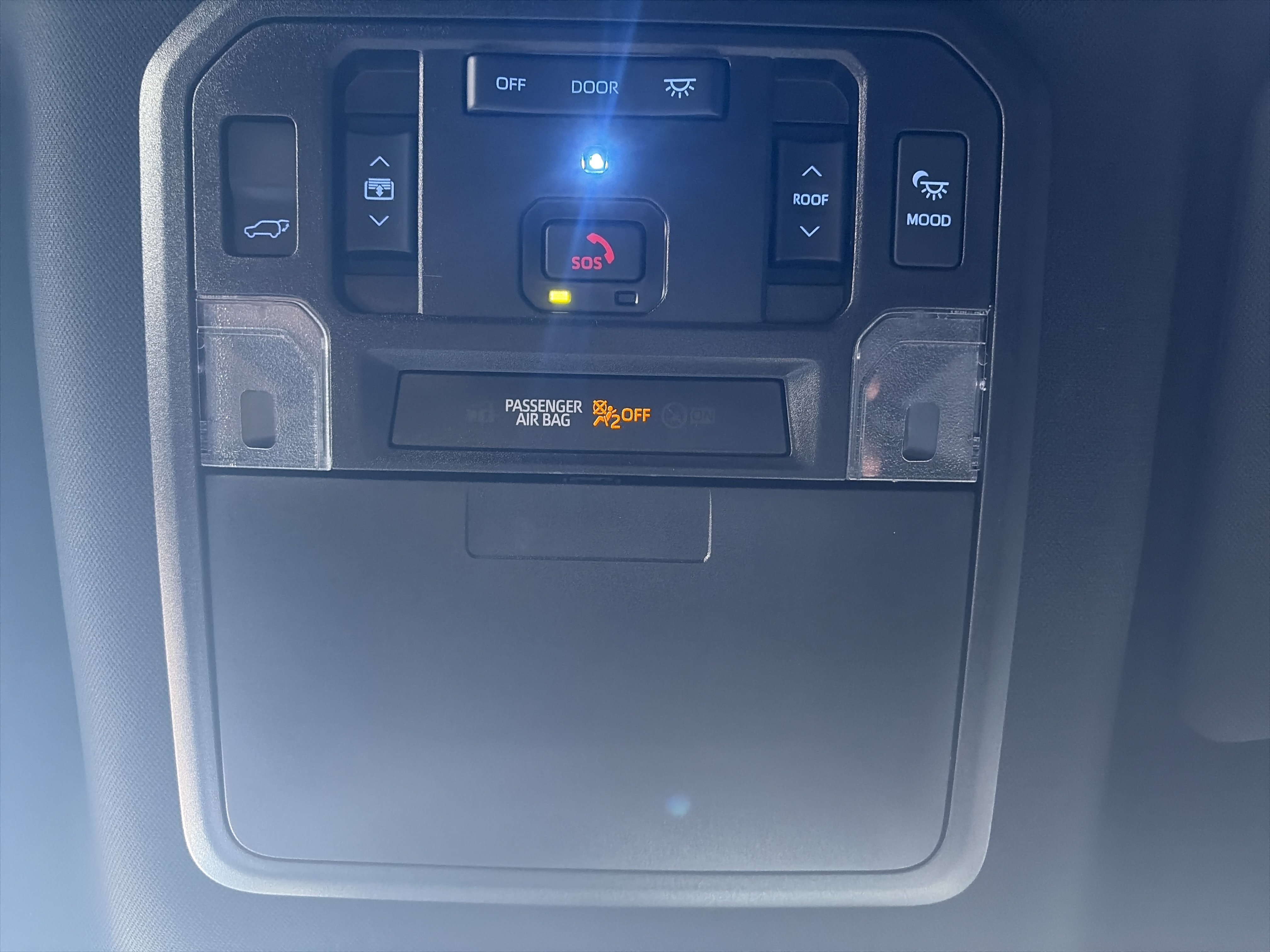 Used 2024 Toyota Sequoia Platinum AWD/4WD image 31