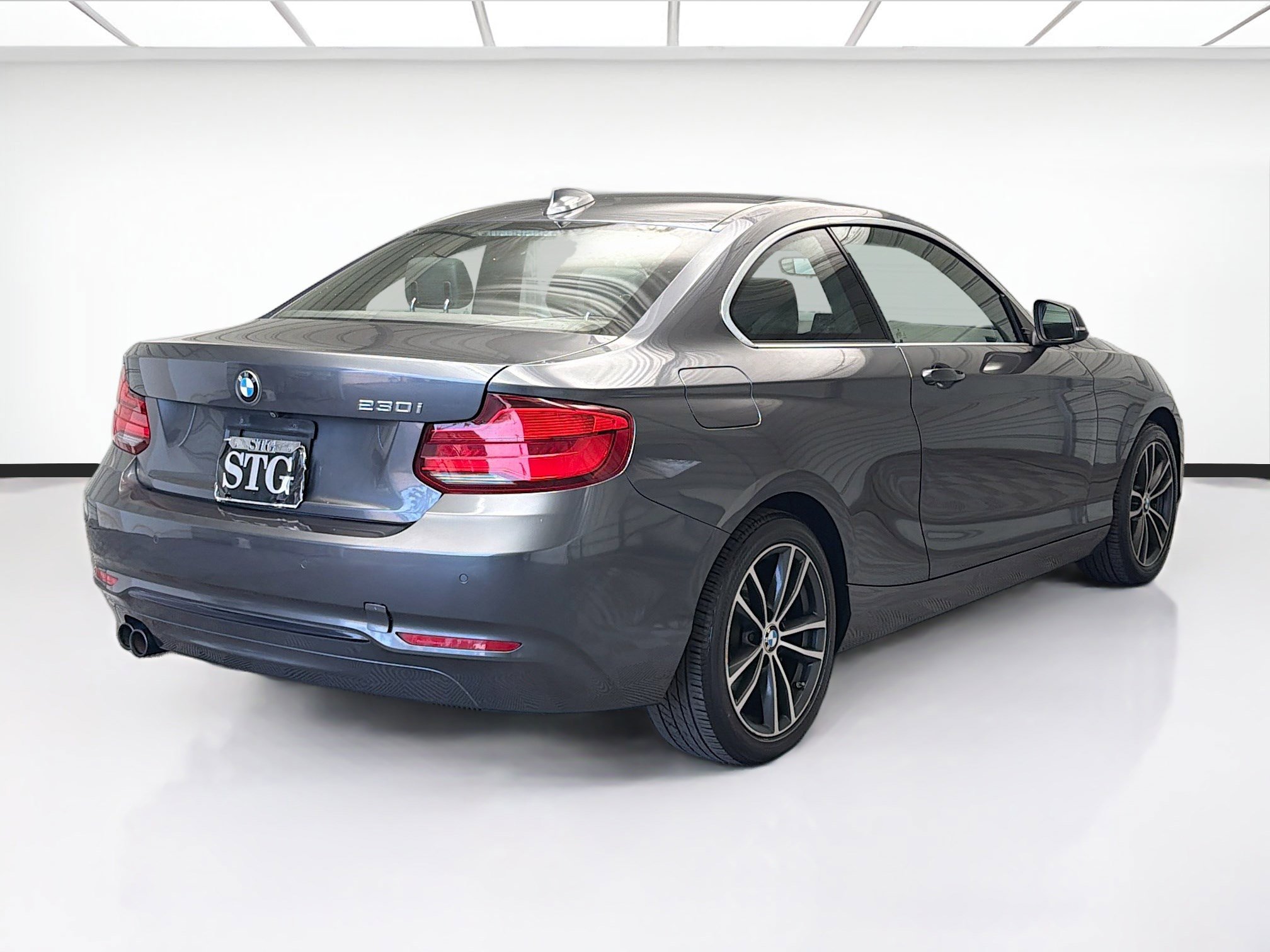 Used 2019 BMW 230i Coupe w/ Premium Package image 4