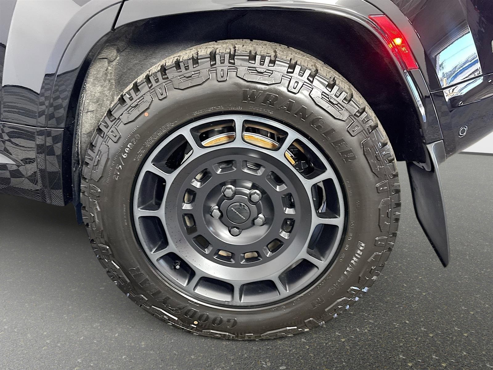 New 2026 Land Rover Defender 110 OCTA AWD/4WD image 33