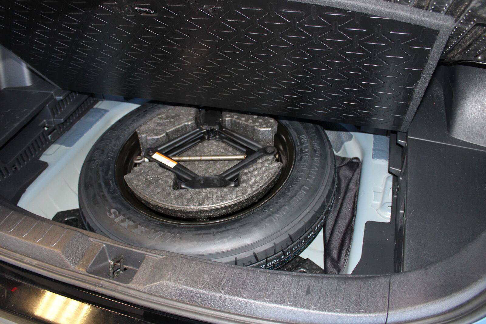 Used 2025 Toyota RAV4 SE AWD/4WD image 32